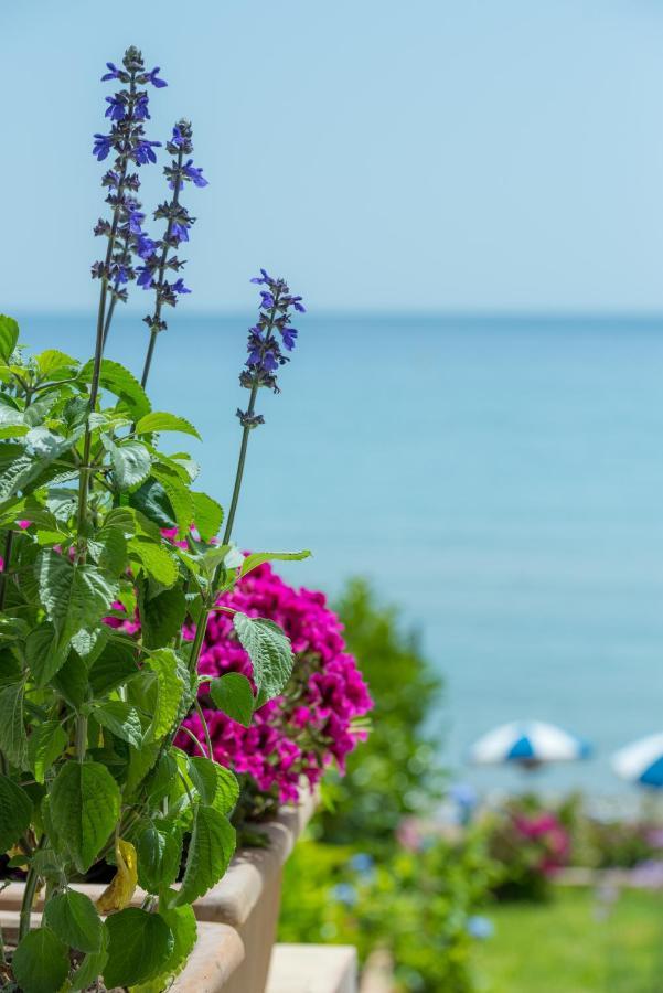 Waves Apartments Melody Glyfada Buitenkant foto